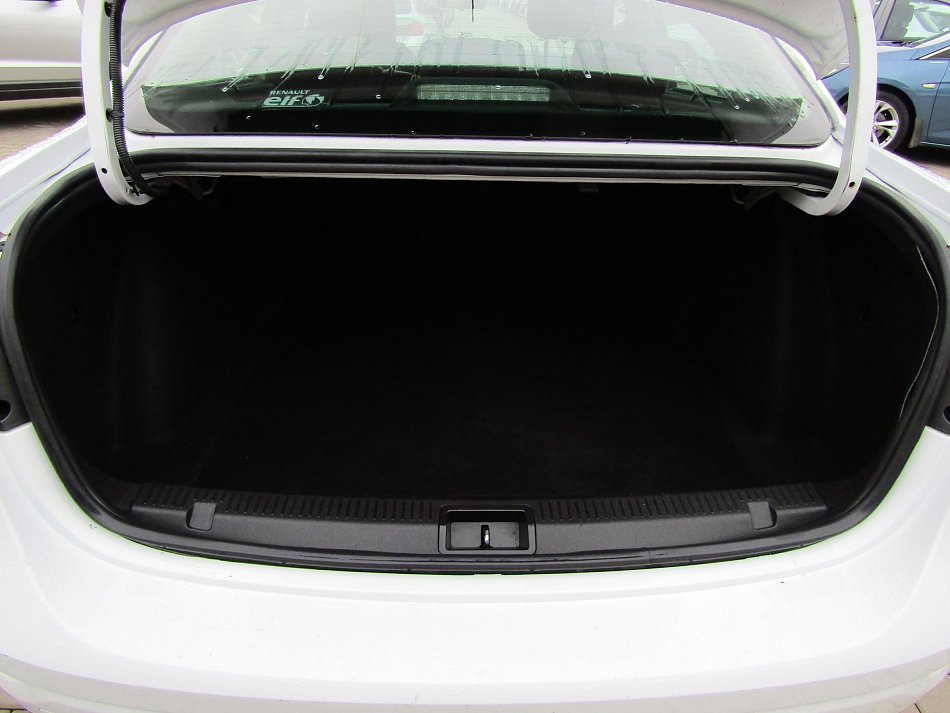 Renault Fluence 1.6i 