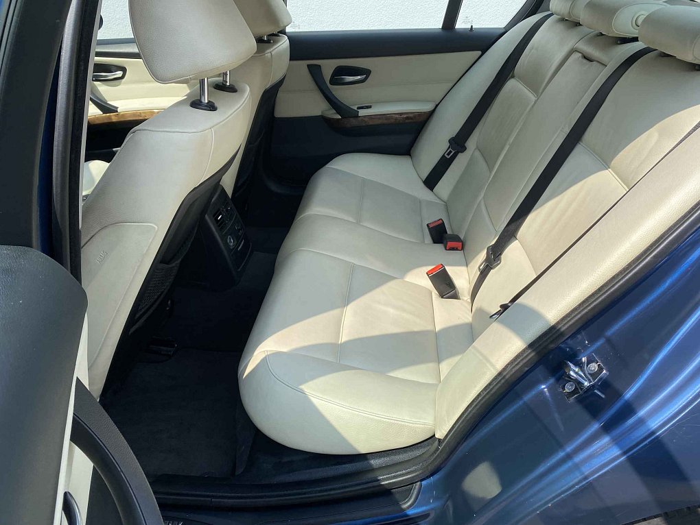 BMW Řada 3 3.0 i 