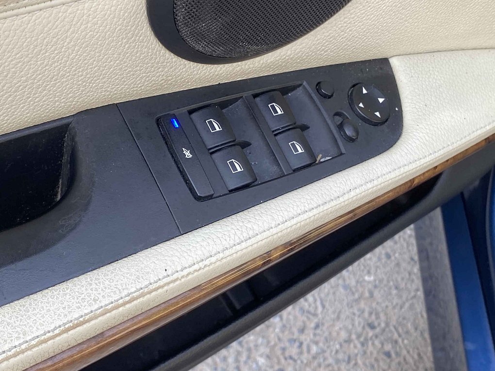 BMW Řada 3 3.0 i 